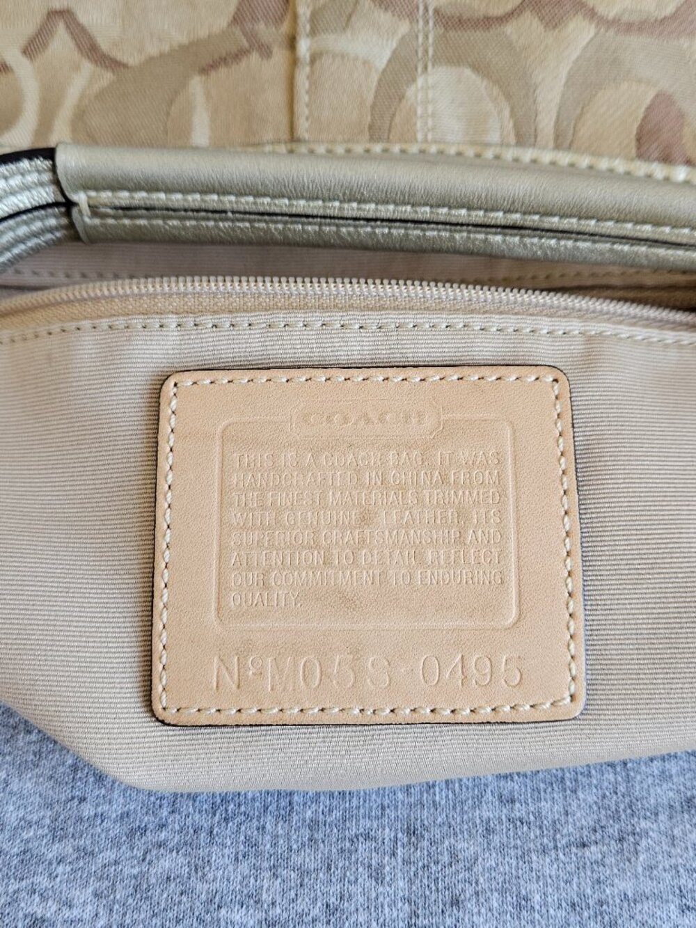 Coach Vintage Signature Small Soho Hobo Shoulder Bag Gold Metallic Optic C Y2K - Picture 10 of 16